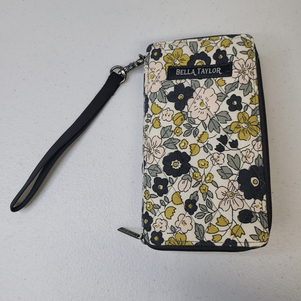 Bella Taylor Quilted Floral Wristlet Wallet Black Yellow‎ White